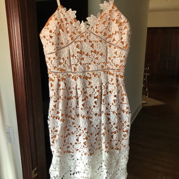 NWT Few Moda Lace Dress with Nude Lining - Picture 2 of 5